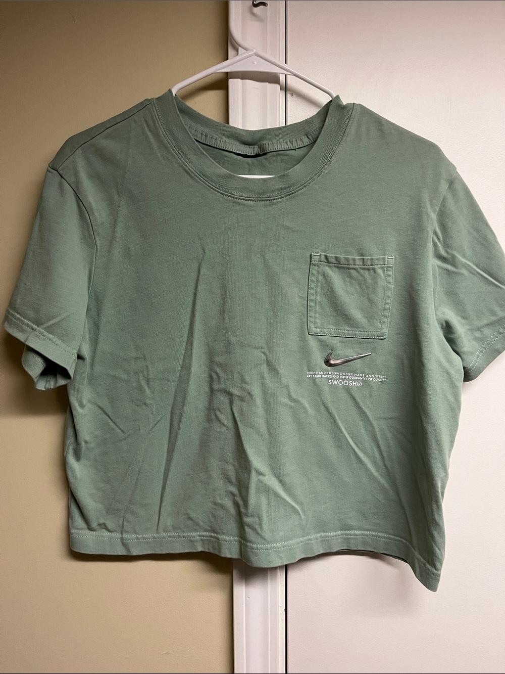 Nike Sage Green Cropped Pocket Tee Large